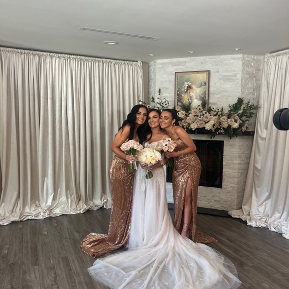 Lia Stubbla stunning gold gown! Size small (120 lbs, 5’3) - Picture 5 of 7